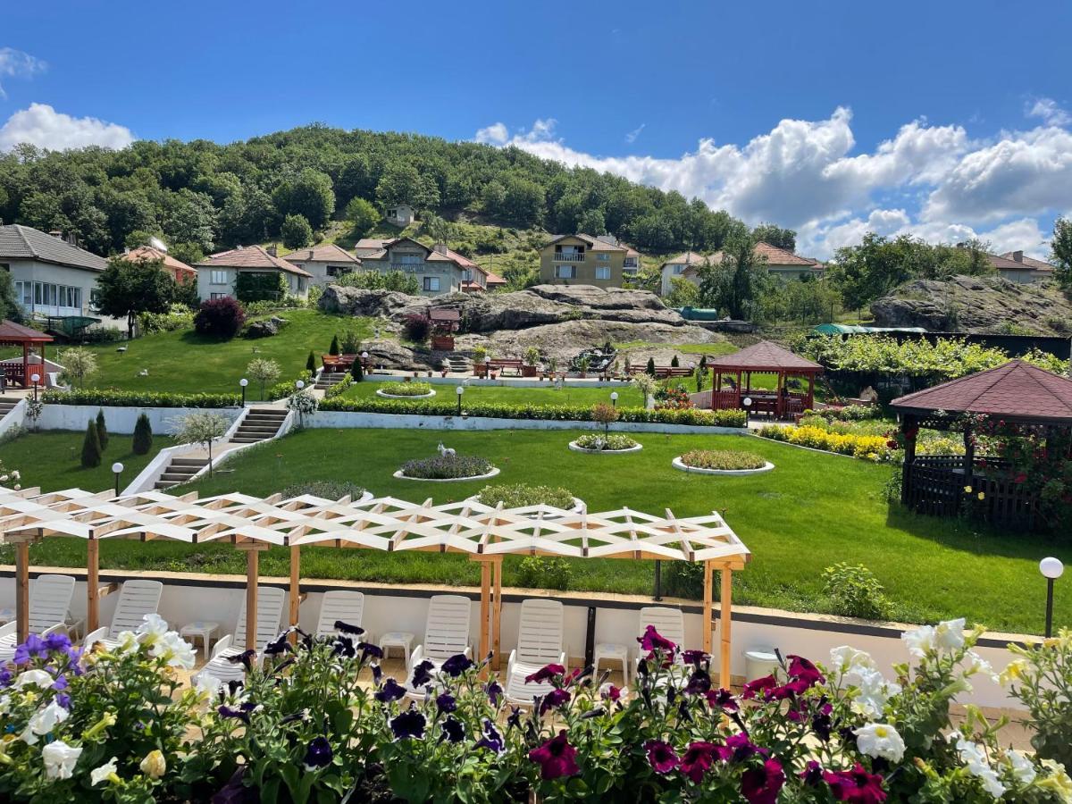 Hotel Elit เกียร์โกโว ภายนอก รูปภาพ