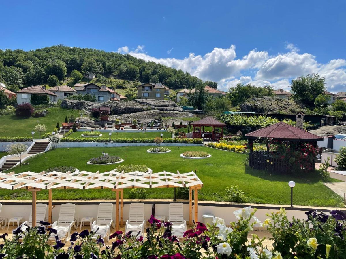 Hotel Elit เกียร์โกโว ภายนอก รูปภาพ