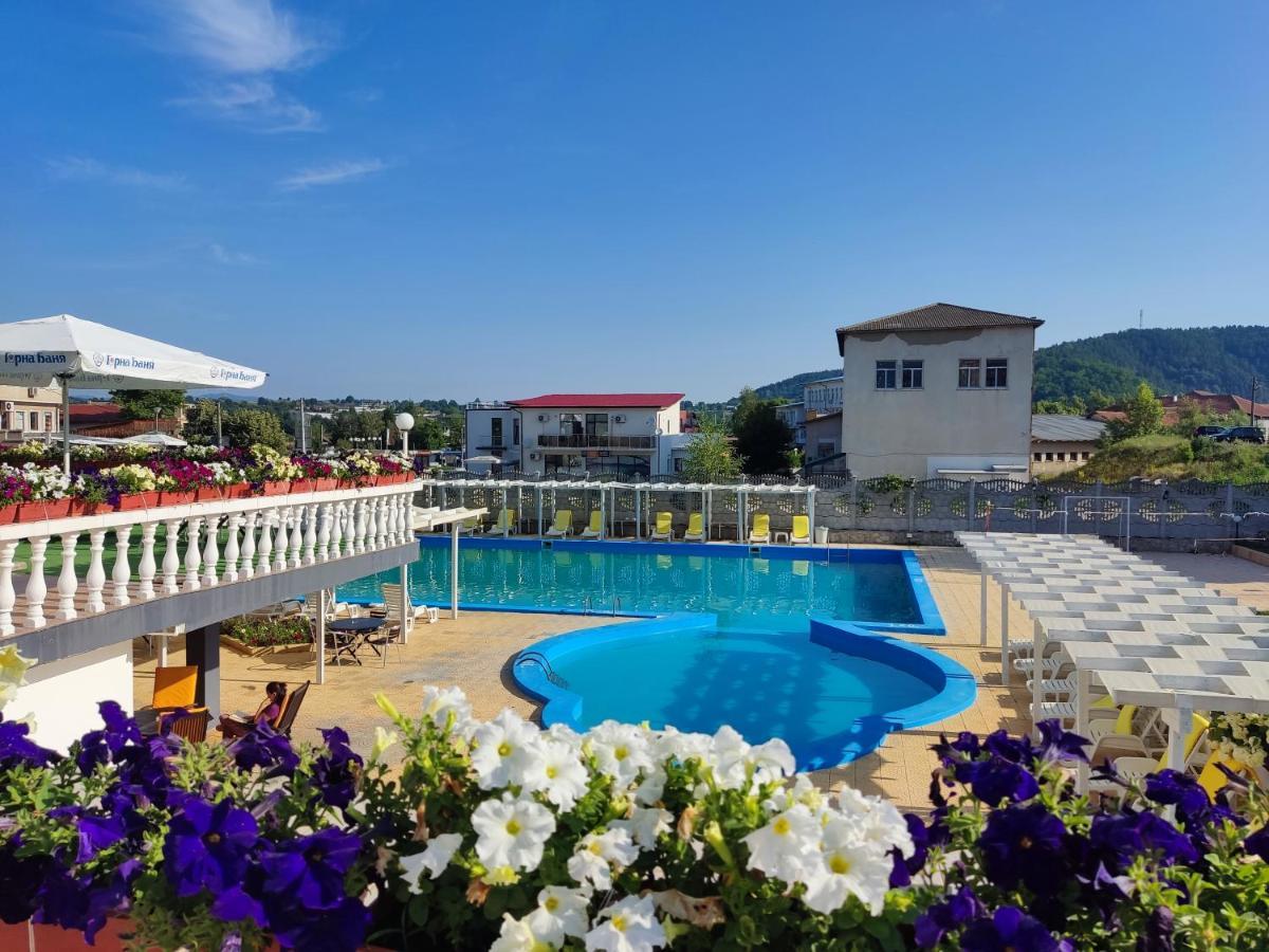 Hotel Elit เกียร์โกโว ภายนอก รูปภาพ