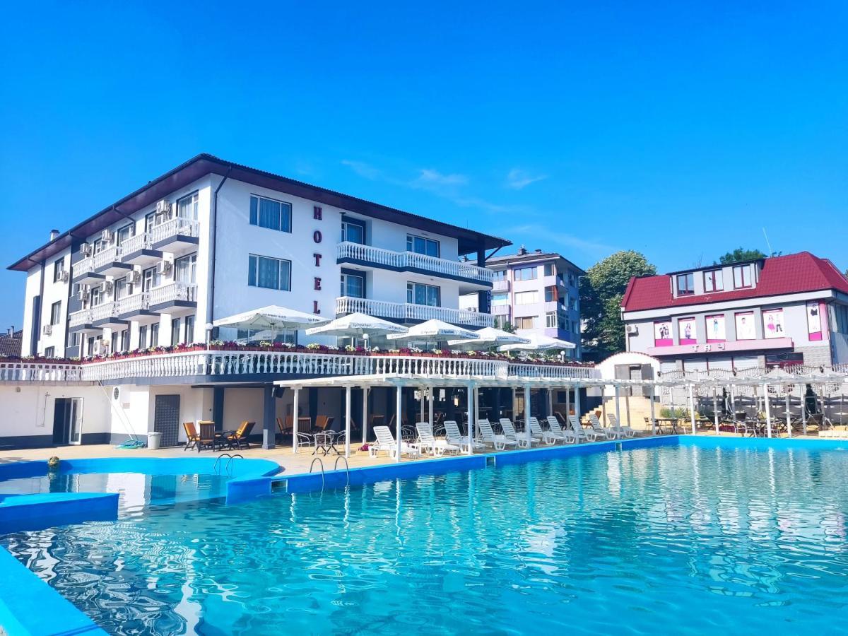 Hotel Elit เกียร์โกโว ภายนอก รูปภาพ