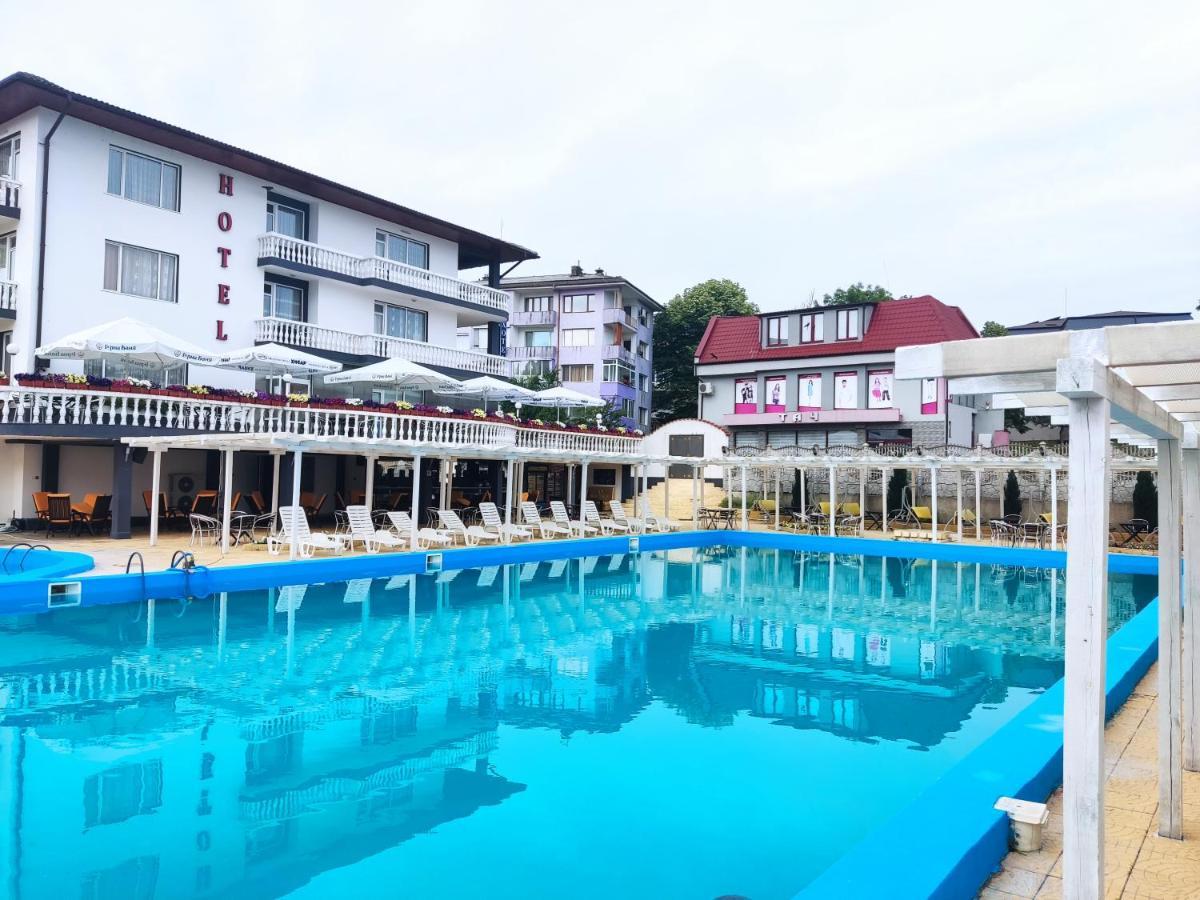 Hotel Elit เกียร์โกโว ภายนอก รูปภาพ