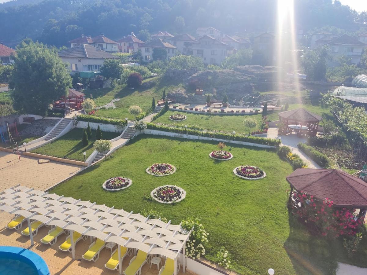 Hotel Elit เกียร์โกโว ภายนอก รูปภาพ