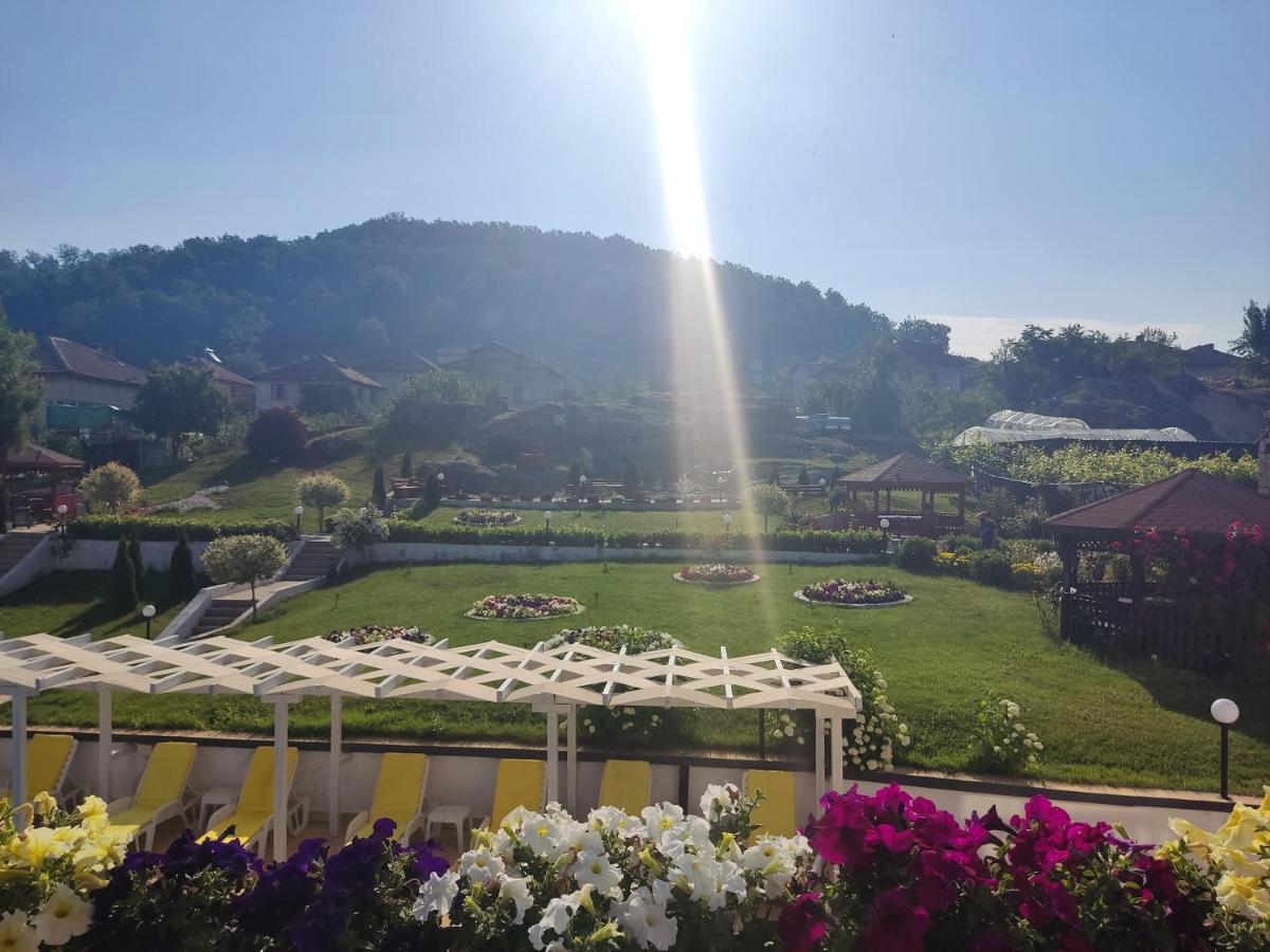 Hotel Elit เกียร์โกโว ภายนอก รูปภาพ