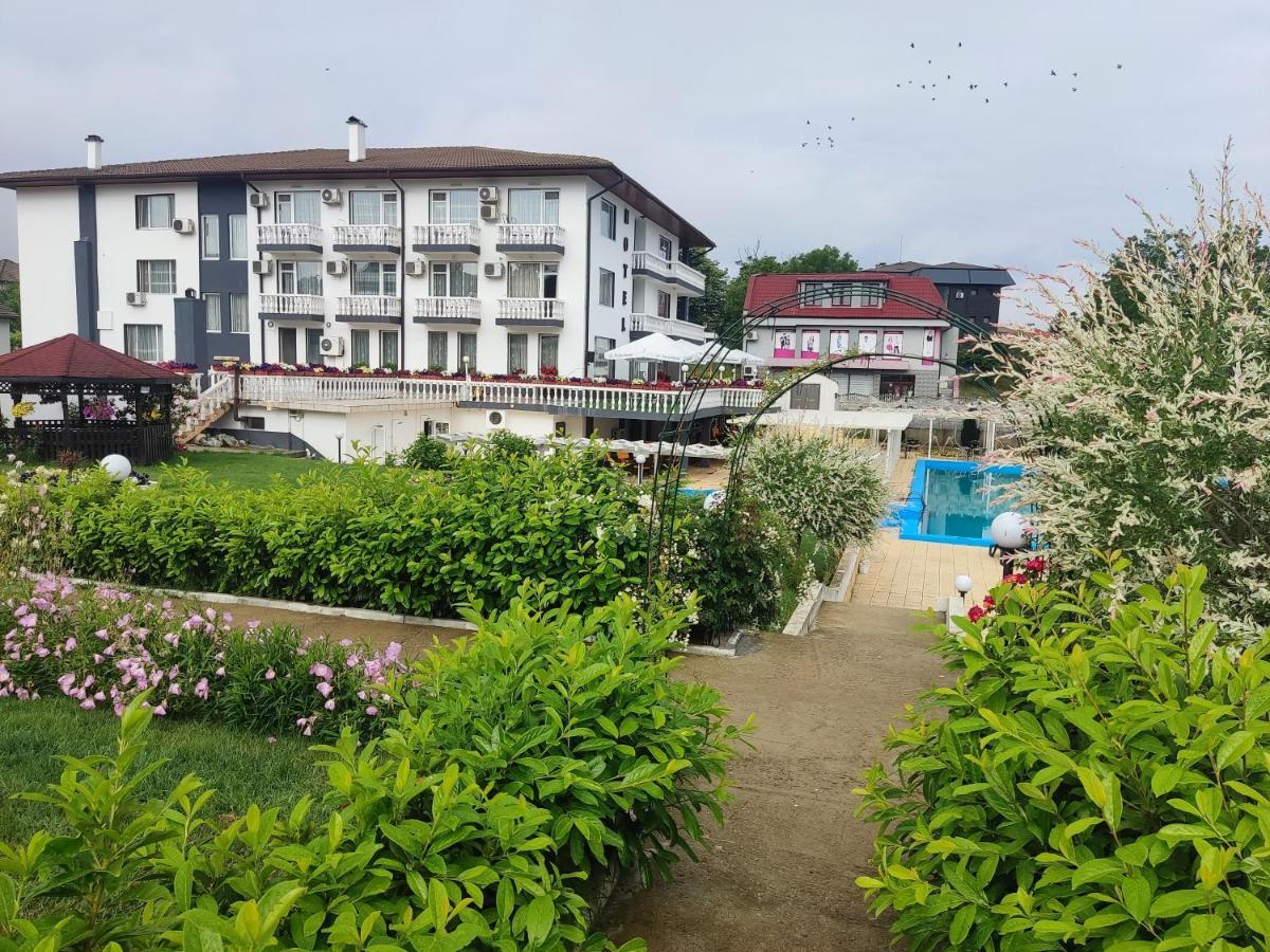 Hotel Elit เกียร์โกโว ภายนอก รูปภาพ