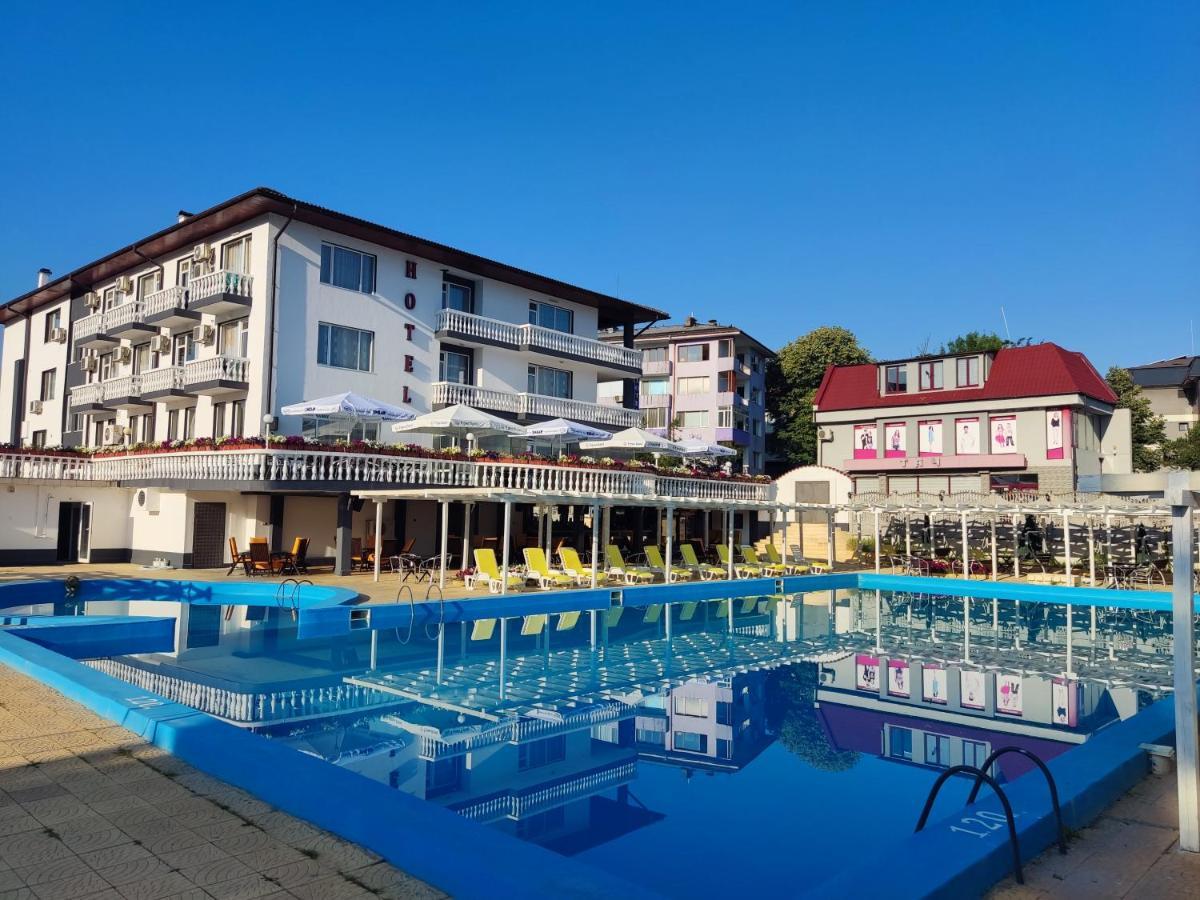 Hotel Elit เกียร์โกโว ภายนอก รูปภาพ