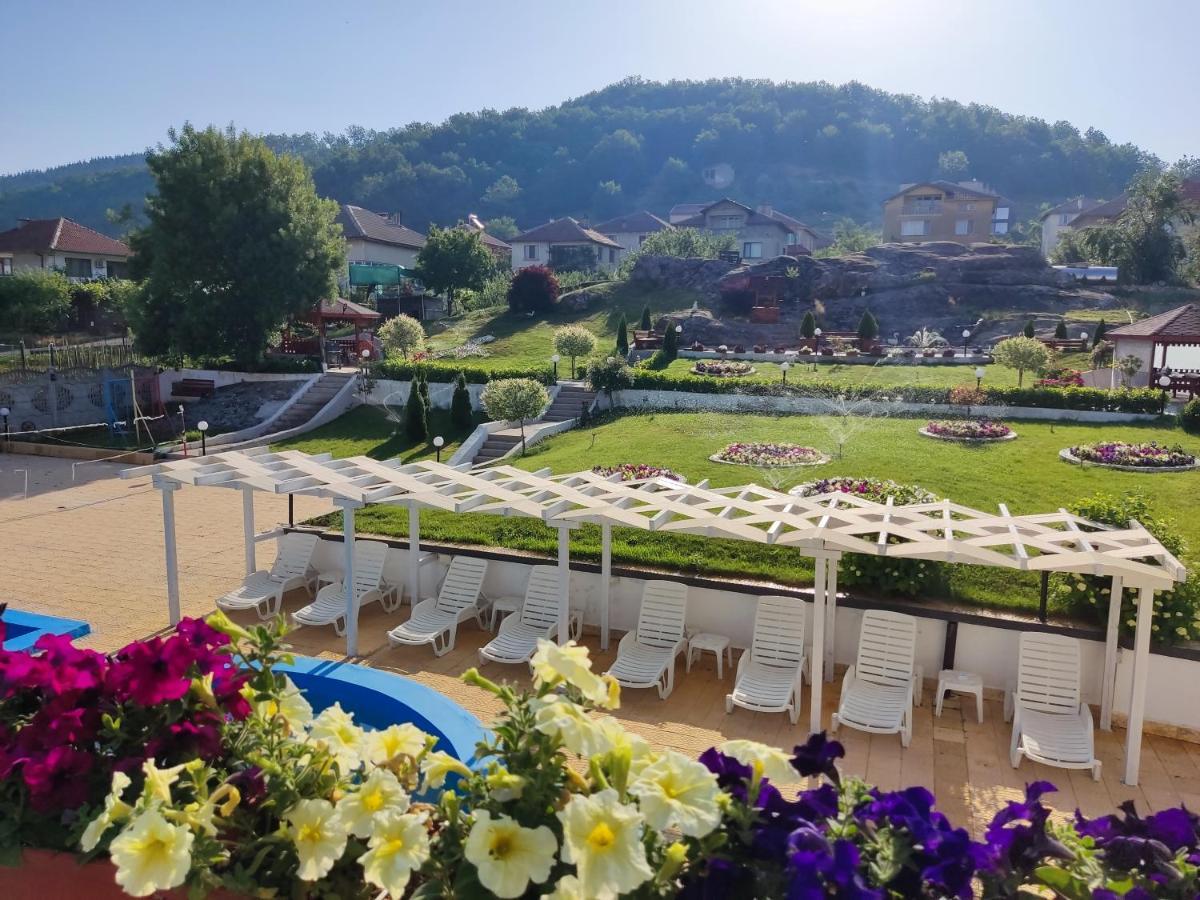 Hotel Elit เกียร์โกโว ภายนอก รูปภาพ