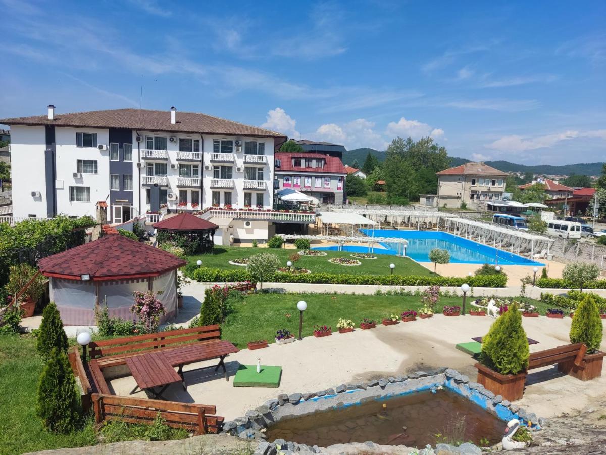 Hotel Elit เกียร์โกโว ภายนอก รูปภาพ
