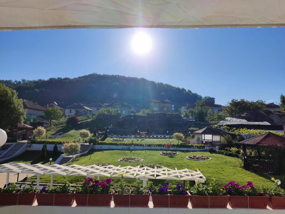 Hotel Elit เกียร์โกโว ภายนอก รูปภาพ