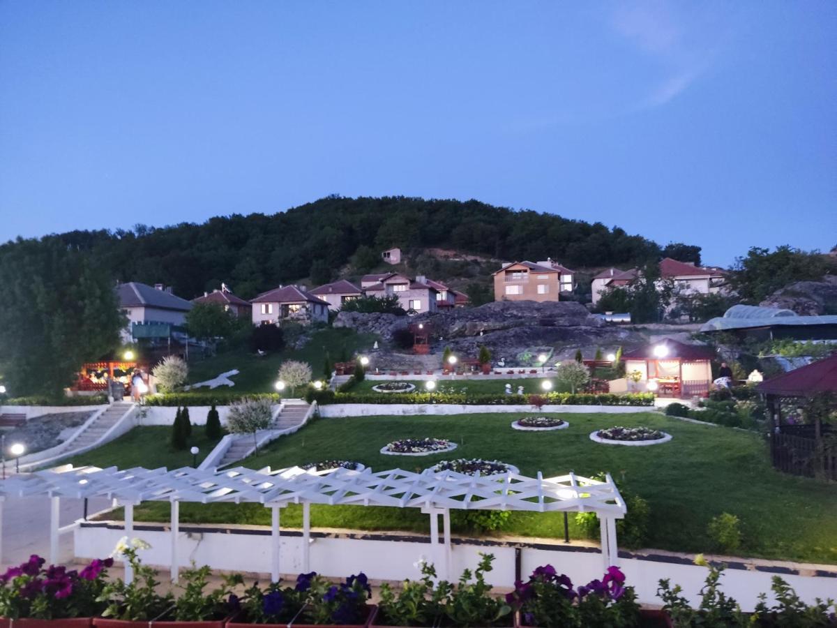 Hotel Elit เกียร์โกโว ภายนอก รูปภาพ