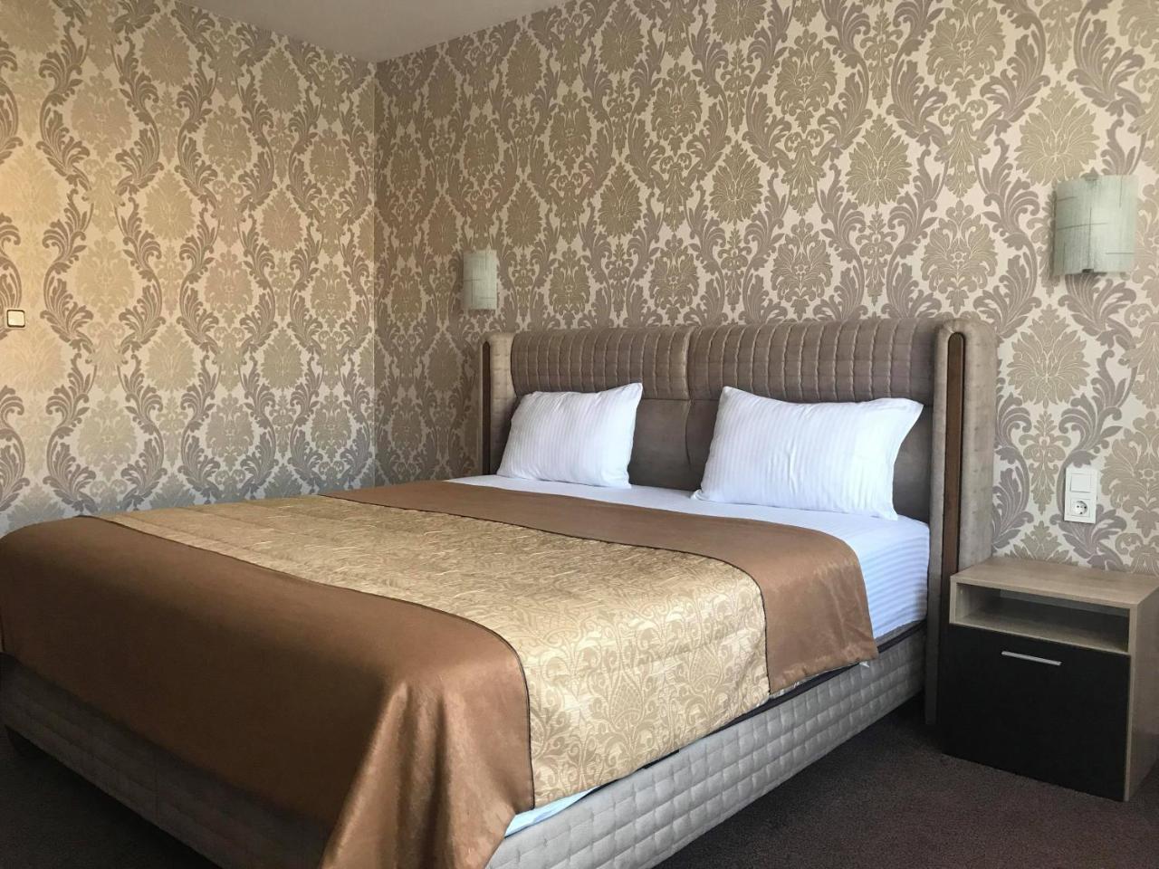 Hotel Elit เกียร์โกโว ภายนอก รูปภาพ
