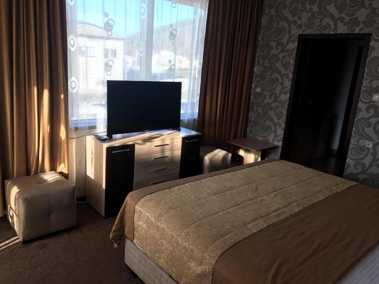 Hotel Elit เกียร์โกโว ภายนอก รูปภาพ